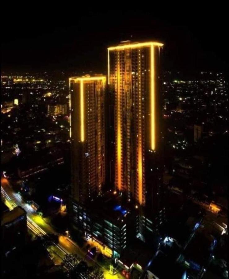 Horizon 101 A2 Shortwalk Robinson Mall Mango Square Bar Apartment Cebu Exterior photo