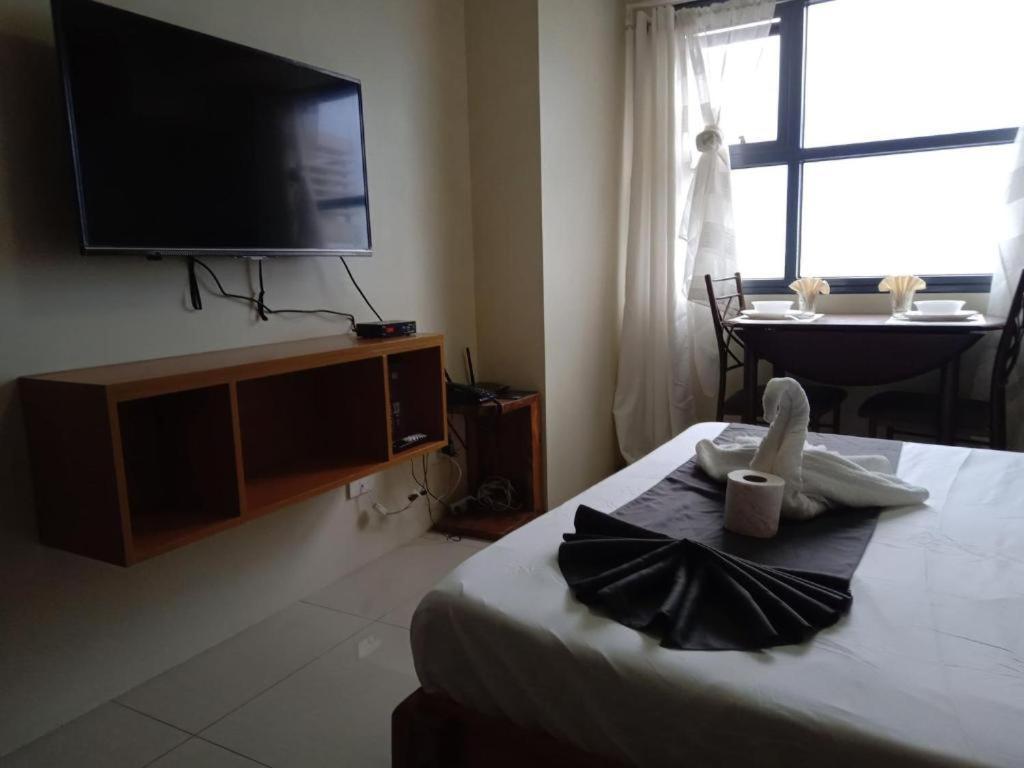 Horizon 101 A2 Shortwalk Robinson Mall Mango Square Bar Apartment Cebu Exterior photo